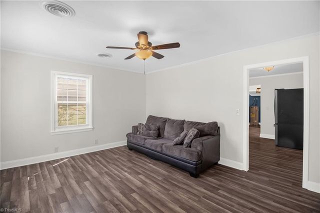 2805 kentwood Street, Greensboro, NC 27405