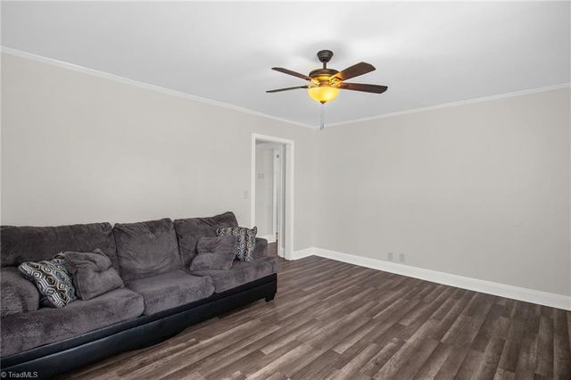 2805 kentwood Street, Greensboro, NC 27405