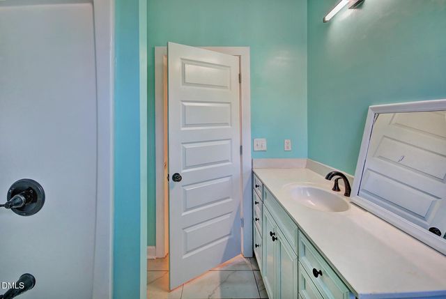 909 E Morehead Street, Burlington, NC 27215