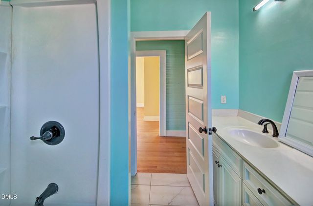 909 E Morehead Street, Burlington, NC 27215