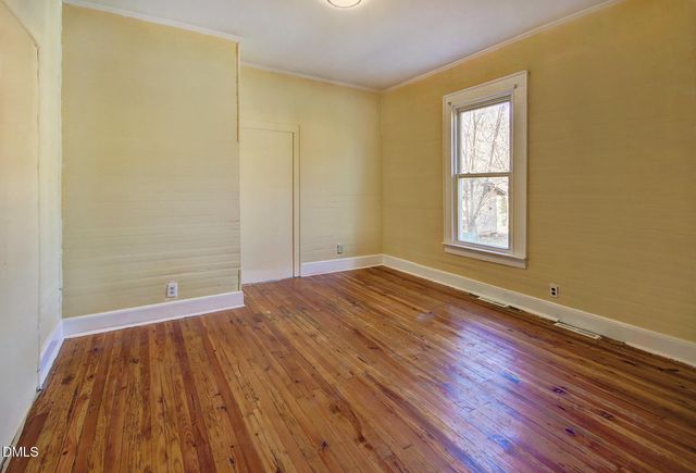 909 E Morehead Street, Burlington, NC 27215