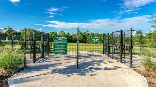 147 Meadow Valley Drive, Conroe, TX 77384