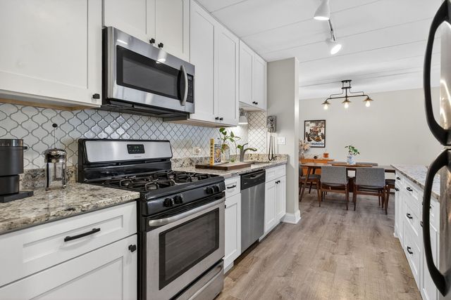 1041 N Mill Street 203, Naperville, IL 60563