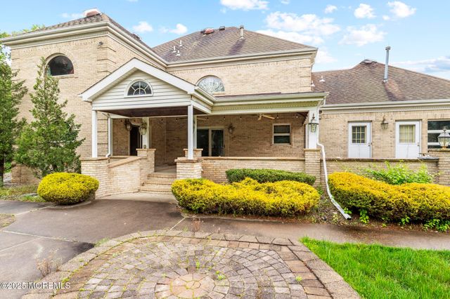 696 Schoolhouse Lane, Toms River, NJ 08753