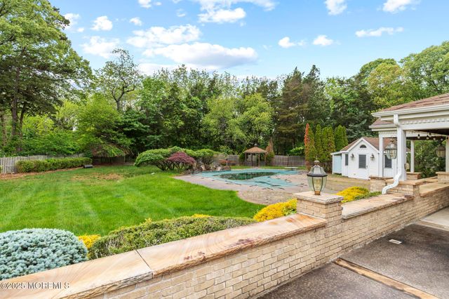 696 Schoolhouse Lane, Toms River, NJ 08753