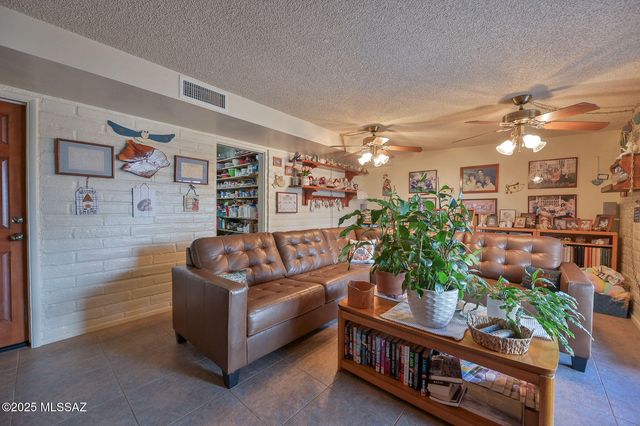 957 N Miller Drive, Tucson, AZ 85710