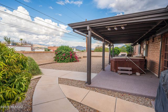 957 N Miller Drive, Tucson, AZ 85710