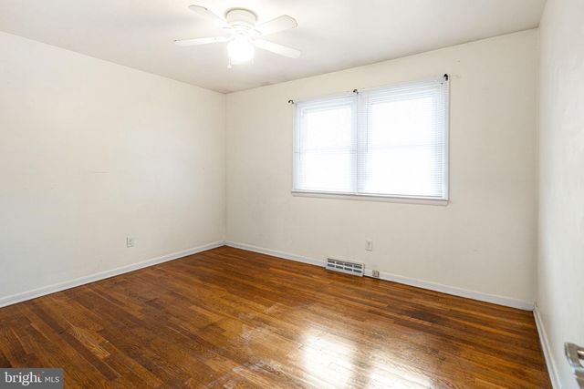 21 DAWES DR, Newark, DE 19702