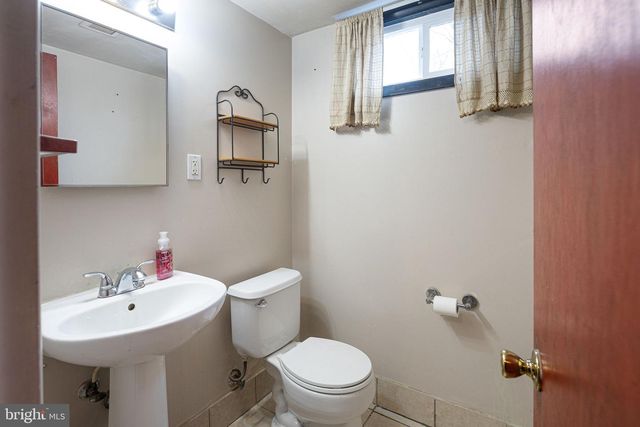 21 DAWES DR, Newark, DE 19702