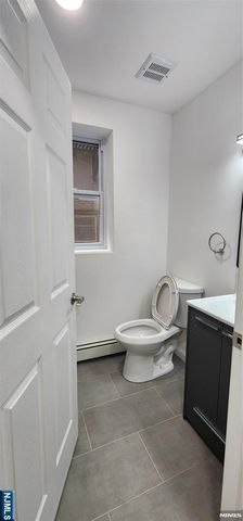 326 Broad Avenue, Palisades Park, NJ 07650