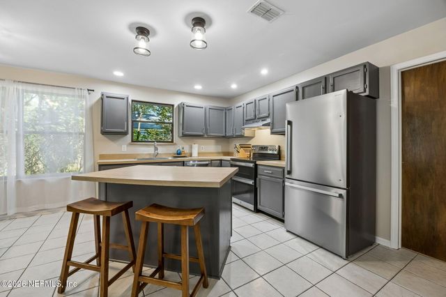 1476 RIVERGATE Drive, Jacksonville, FL 32223