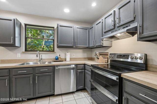 1476 RIVERGATE Drive, Jacksonville, FL 32223