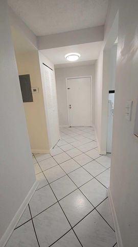4111 Stirling Road 406, Dania Beach, FL 33314