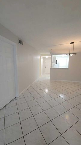 4111 Stirling Road 406, Dania Beach, FL 33314