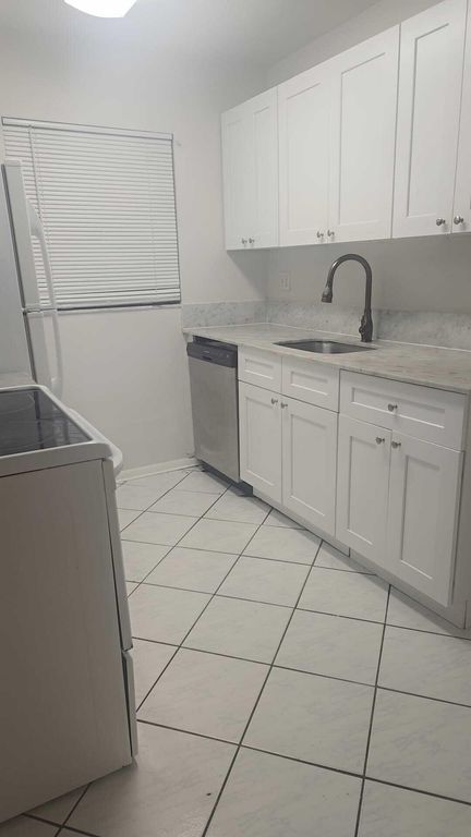 4111 Stirling Road 406, Dania Beach, FL 33314
