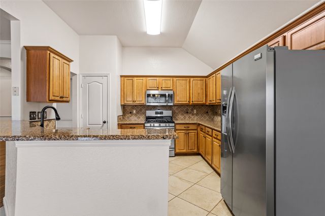 313 Cave River Drive, Murphy, TX 75094