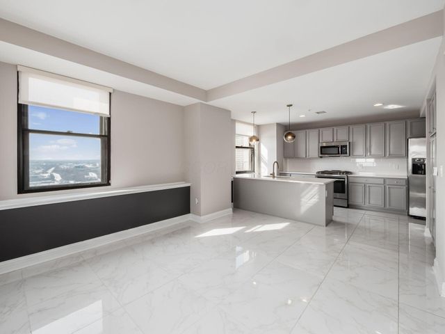 50 W Broad Street, 2002, Columbus, OH 43215