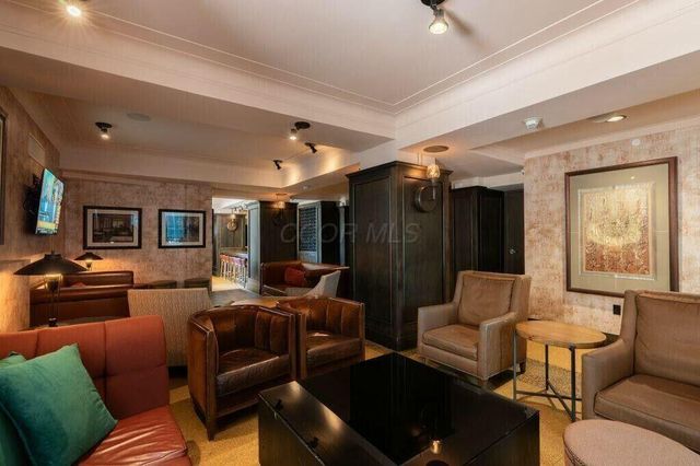 50 W Broad Street, 2002, Columbus, OH 43215