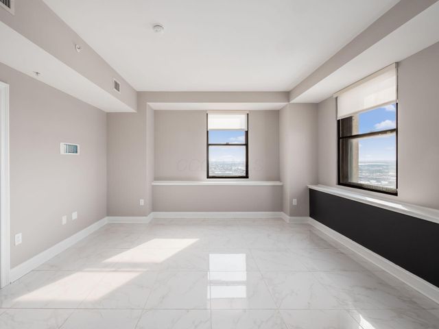 50 W Broad Street, 2002, Columbus, OH 43215