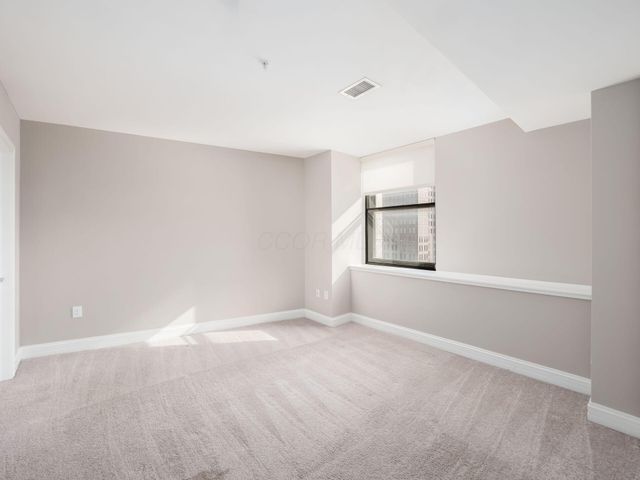 50 W Broad Street, 2002, Columbus, OH 43215