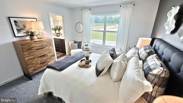 79 N CONIFER DR, Elizabethtown, PA 17022