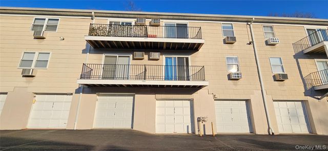 276 Parkside Drive, Suffern, NY 10901