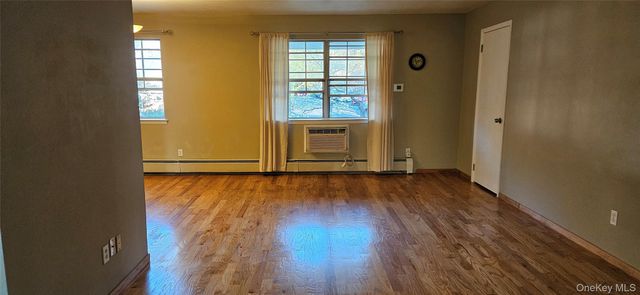 276 Parkside Drive, Suffern, NY 10901