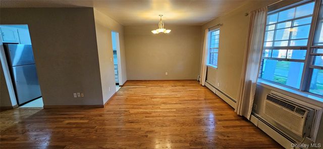 276 Parkside Drive, Suffern, NY 10901