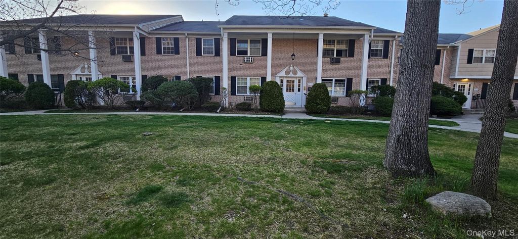 276 Parkside Drive, Suffern, NY 10901