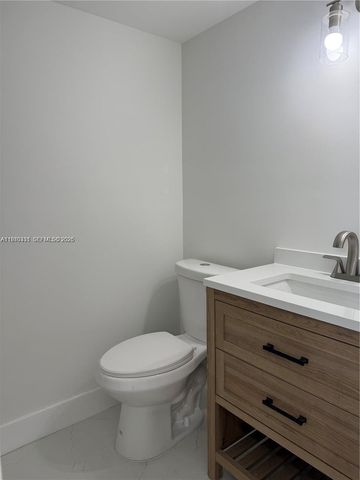 20281 E Country Club Dr CAB19, Aventura, FL 33180