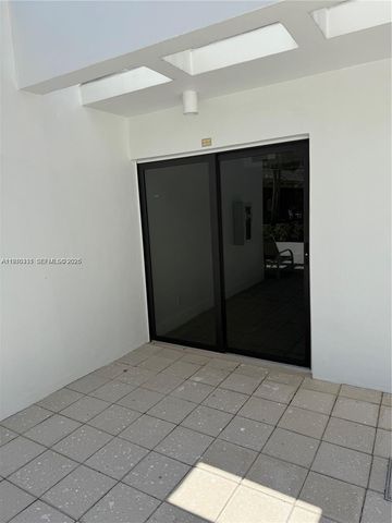 20281 E Country Club Dr CAB19, Aventura, FL 33180