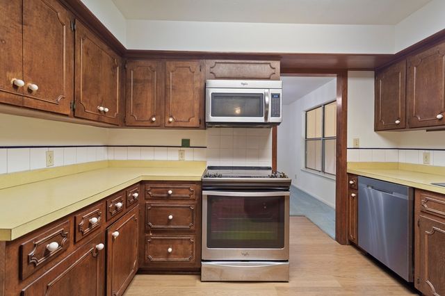 1702 Susan Dr, Kerrville, TX 78028
