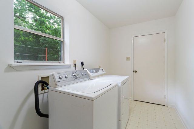 1702 Susan Dr, Kerrville, TX 78028