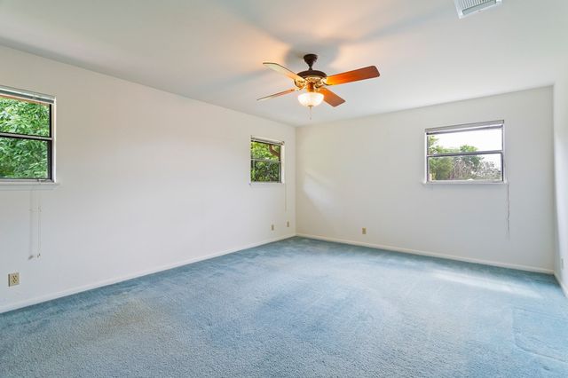 1702 Susan Dr, Kerrville, TX 78028