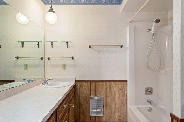 1702 Susan Dr, Kerrville, TX 78028