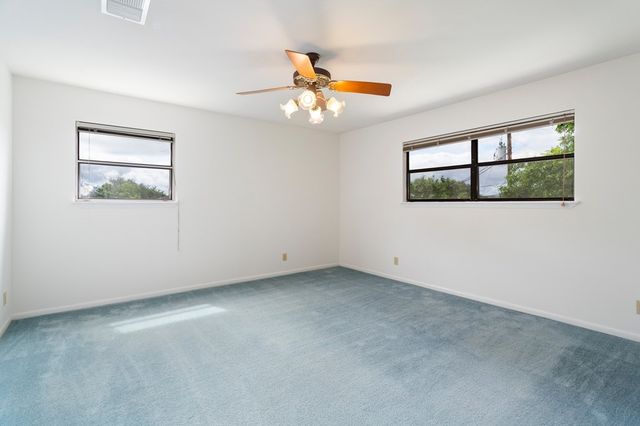 1702 Susan Dr, Kerrville, TX 78028