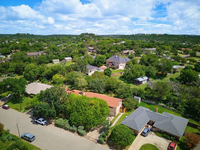 1702 Susan Dr, Kerrville, TX 78028