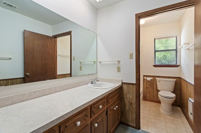 1702 Susan Dr, Kerrville, TX 78028