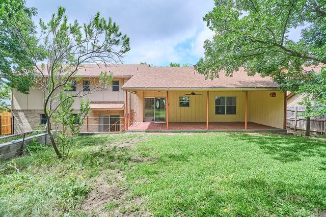 1702 Susan Dr, Kerrville, TX 78028