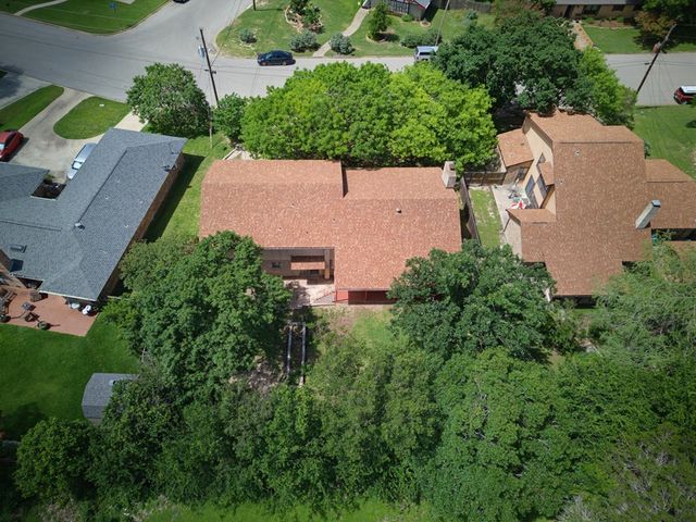 1702 Susan Dr, Kerrville, TX 78028