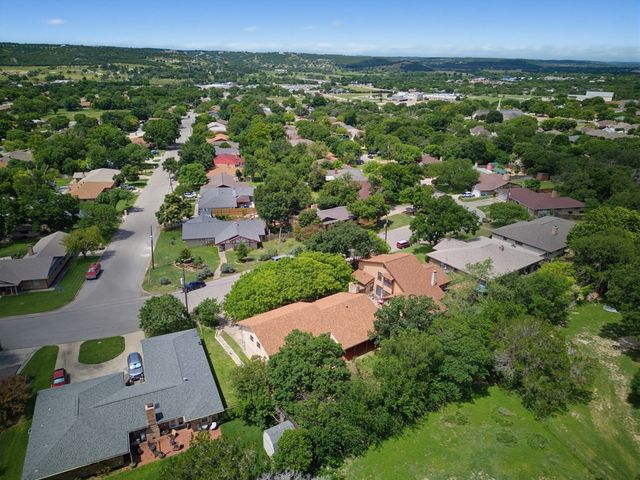 1702 Susan Dr, Kerrville, TX 78028