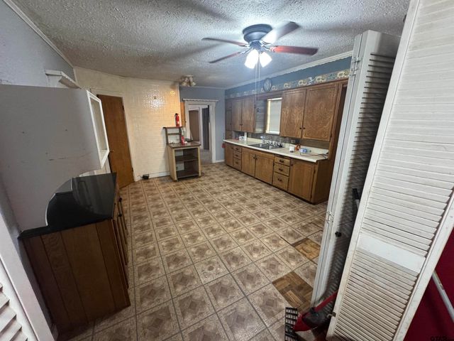 2710 US HWY 80, Grand Saline, TX 75140