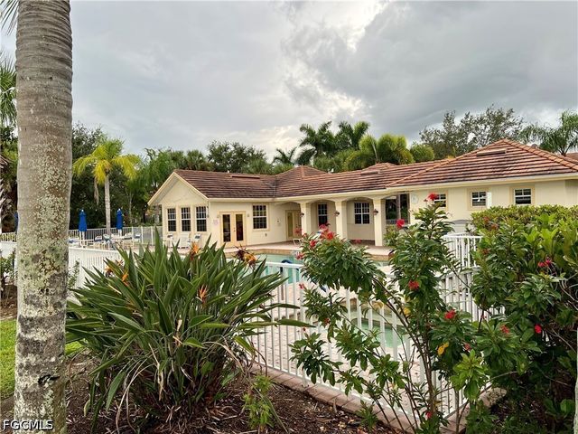 3020 Meandering WAY 201, Fort Myers, FL 33905