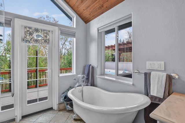 1360 Jaynes Drive, Grants Pass, OR 97527