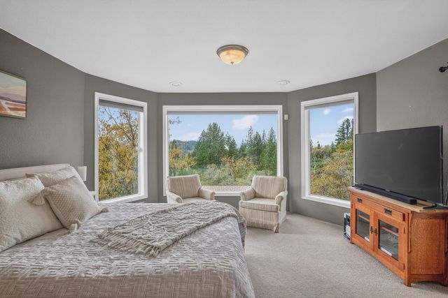 1360 Jaynes Drive, Grants Pass, OR 97527