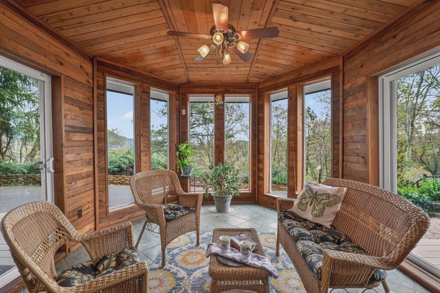 1360 Jaynes Drive, Grants Pass, OR 97527