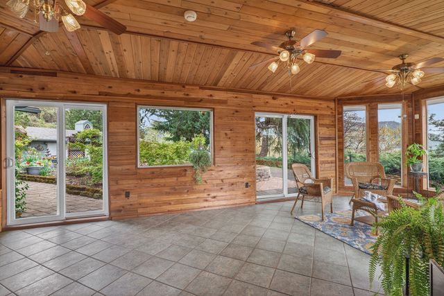 1360 Jaynes Drive, Grants Pass, OR 97527