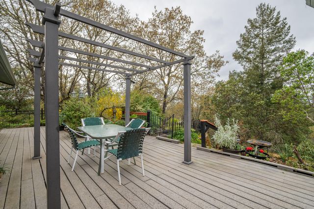 1360 Jaynes Drive, Grants Pass, OR 97527