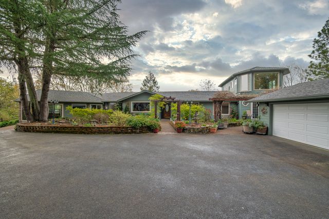 1360 Jaynes Drive, Grants Pass, OR 97527