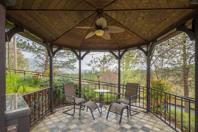 1360 Jaynes Drive, Grants Pass, OR 97527